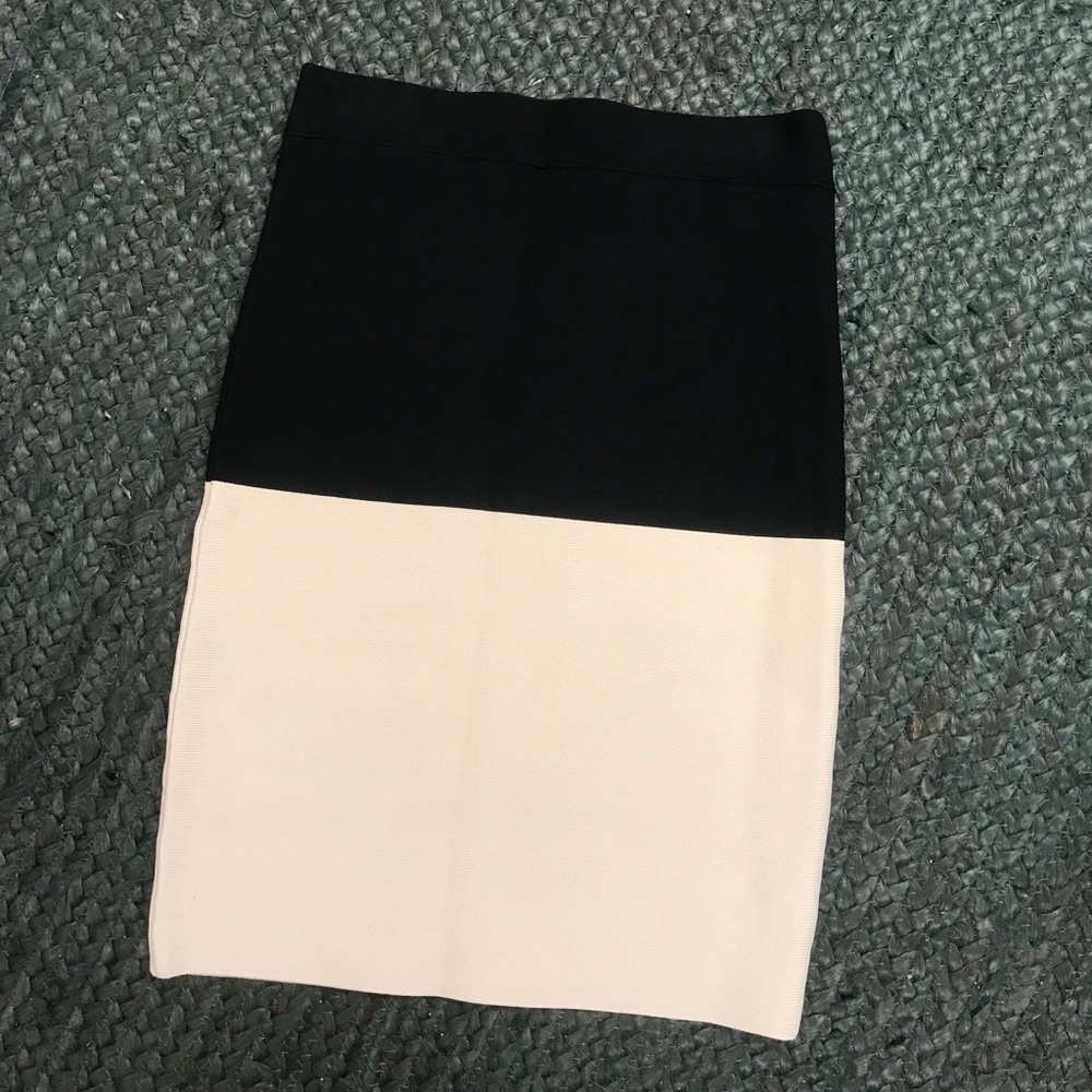 BCBG Maxazria colorblock body con skirt